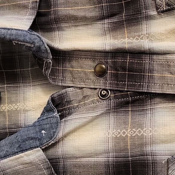 AEO pearl snap button down shirt - Picture 3 of 7